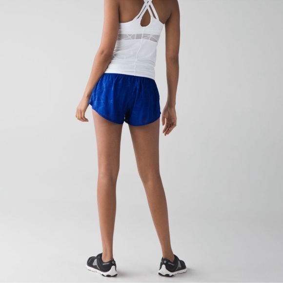 Lululemon shorts - Picture 10 of 12